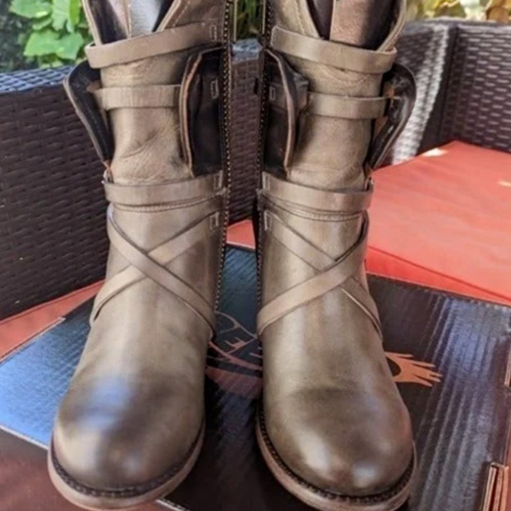 BAKER Boots by Freebird Stores - Stone - Size 8 -NBW
